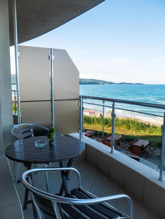 Studios Apartments Sea view Primorsko Exterior foto