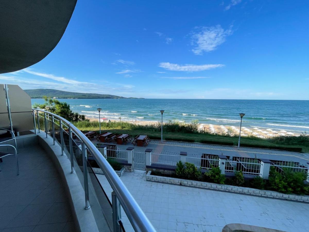 Studios Apartments Sea view Primorsko Exterior foto